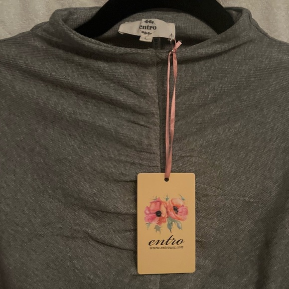 NWT Entro Center Ruching Mockneck - Picture 3 of 4